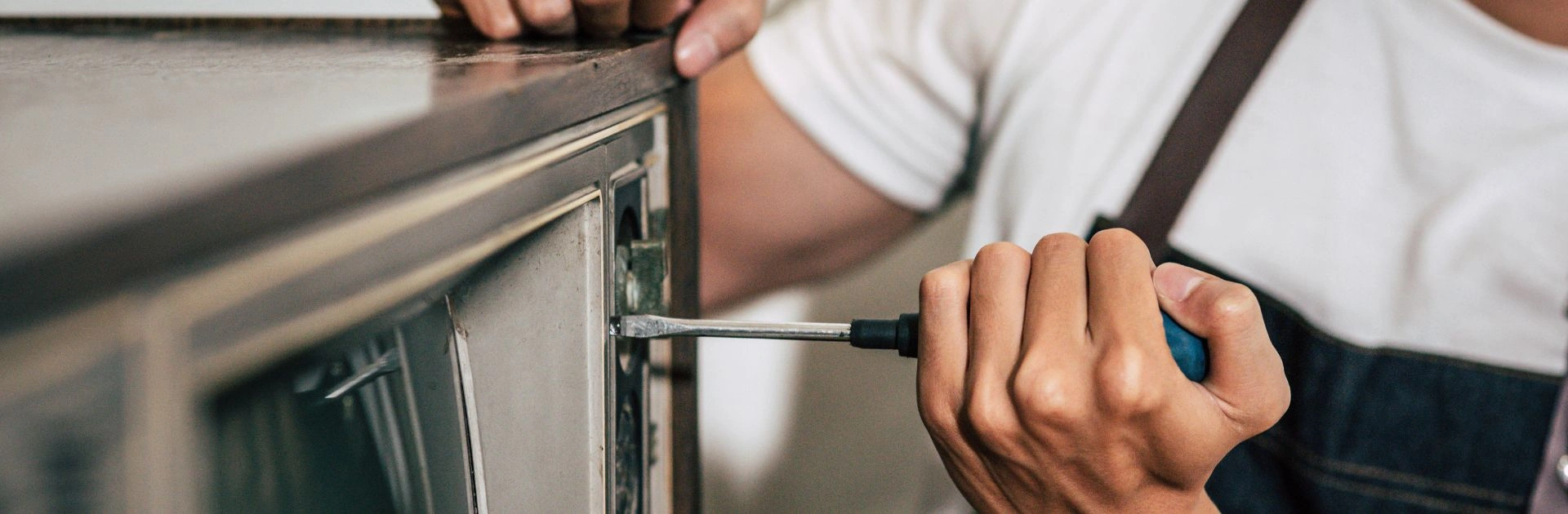 repairing refrigerator